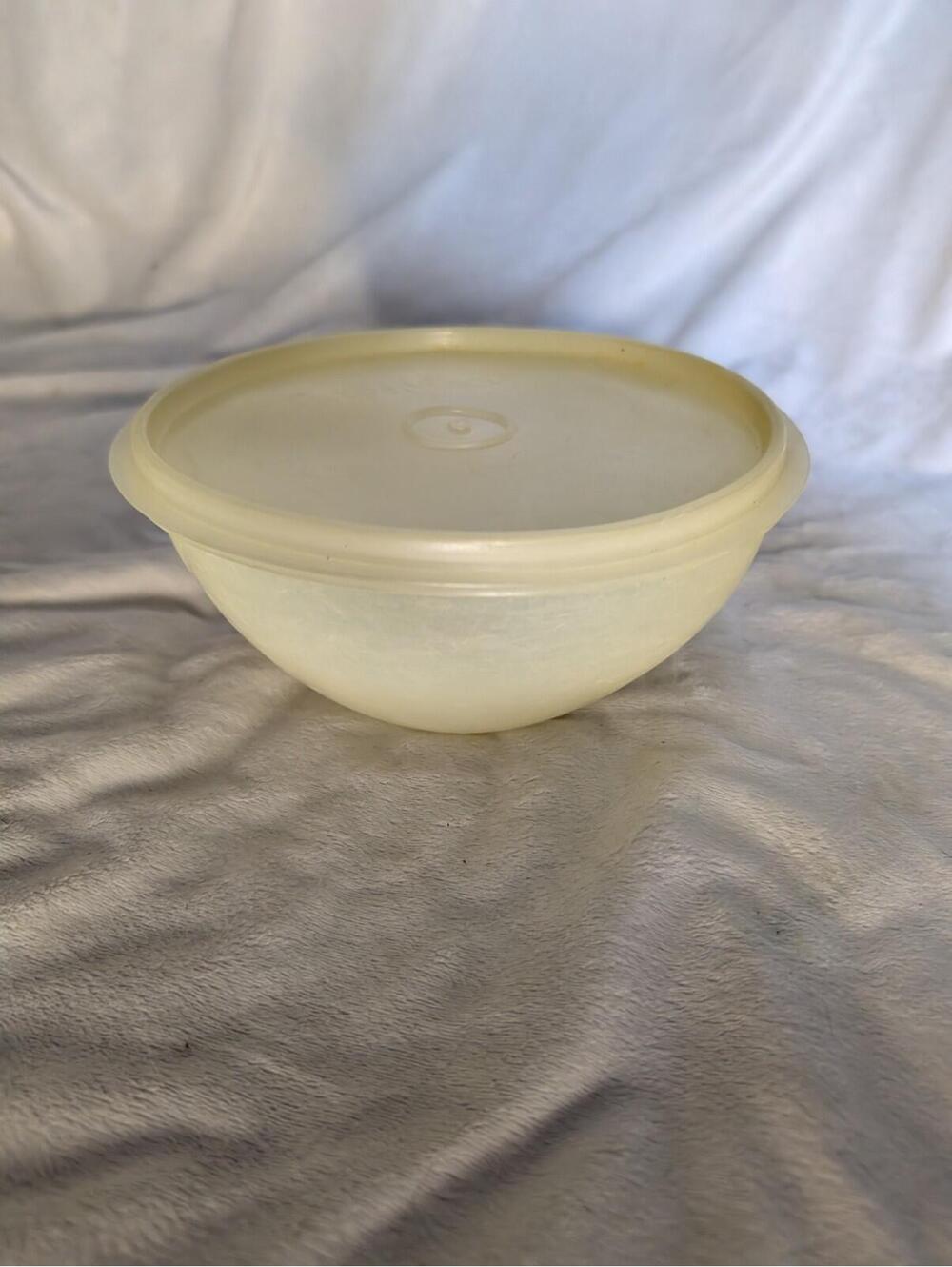 Vintage Tupperware Millionaire Line Servalier Bowl & Tupper Seal Lid‎